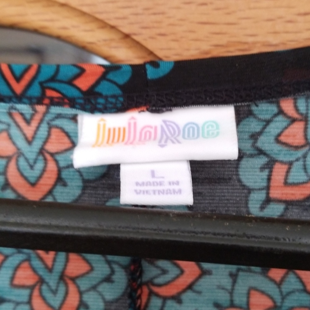Lularoe Lindsay - Picture 3 of 4